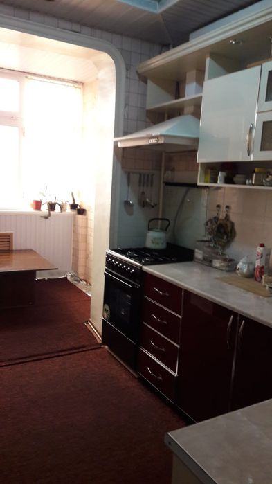 Продаю кухонный мебель