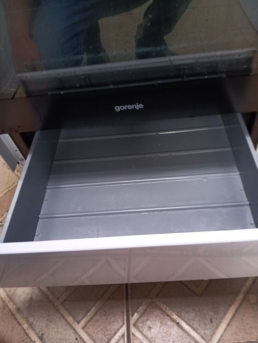 Като нова свободно стояща печка с керамичен плот Gorenje 2 години Гаранция!