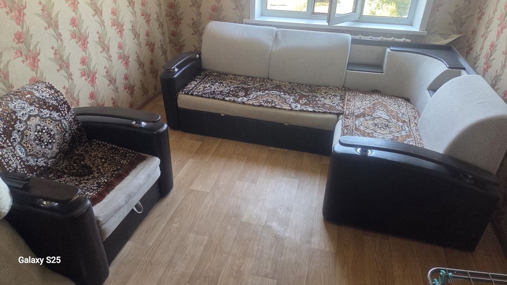 Продам диван с креслом
