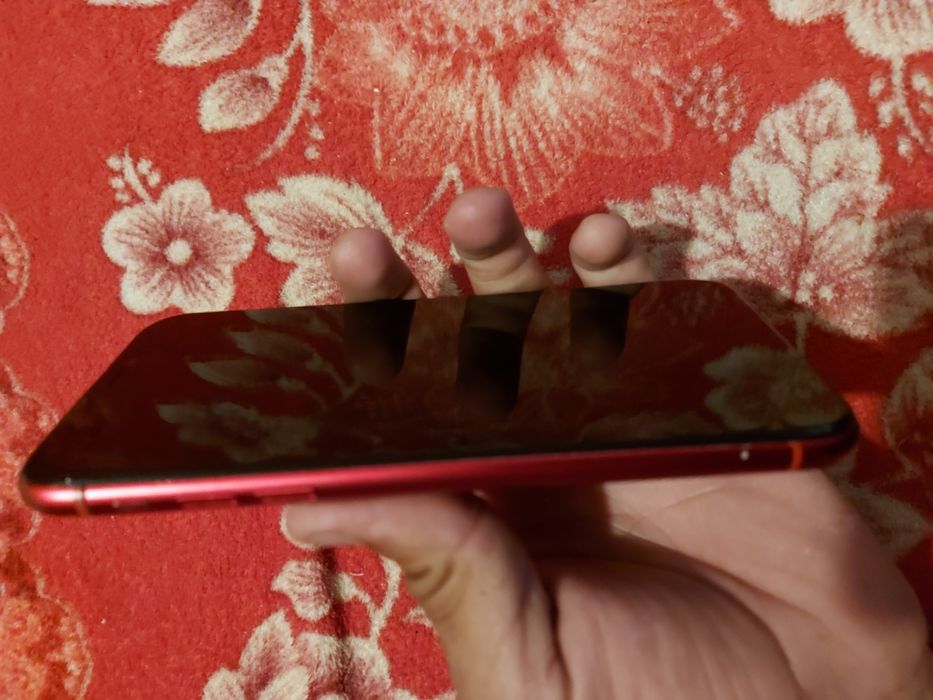 Vând iphone xr pentru piese cine doreste mai multe detalii în privat !