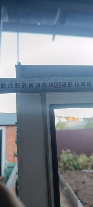 Продам пластиковую дверь