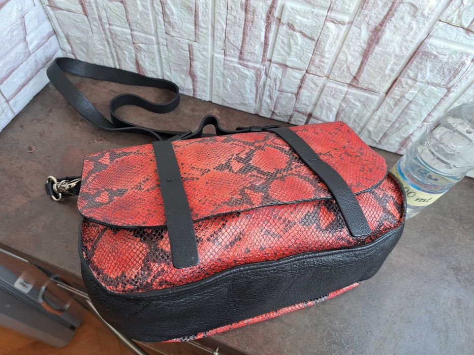 дамска чанта червено черна торба,естествена кожа и велур