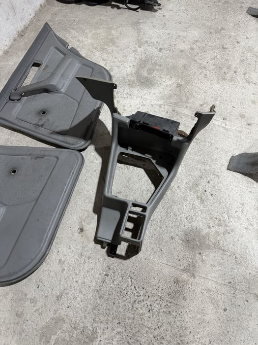 Велюр обшивки 3шт на BMW e34