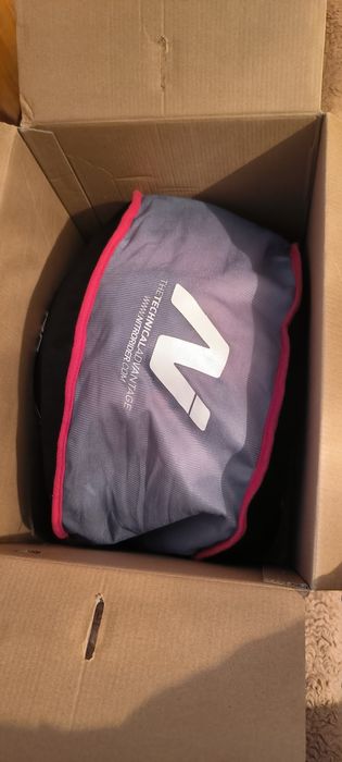 Каска за пистов мотор