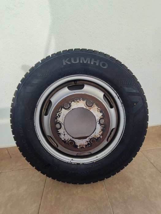 Джанта 5.5J 6x117 с чисто нова гума Kumho Winter 195/75/16