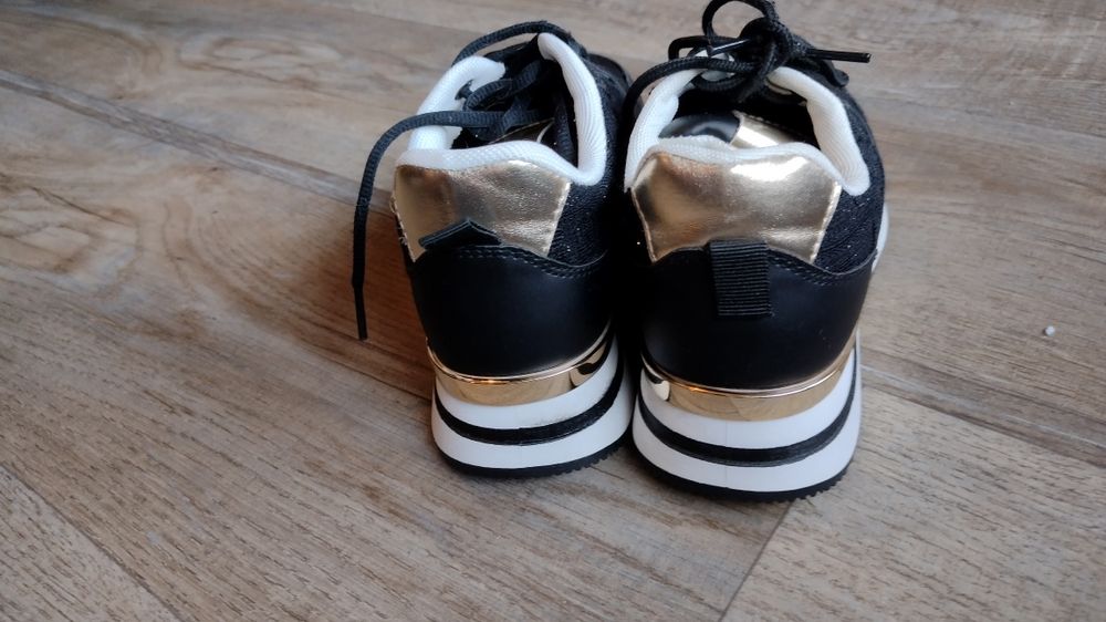 Нови Кожени обувки, Паоло Ботичели