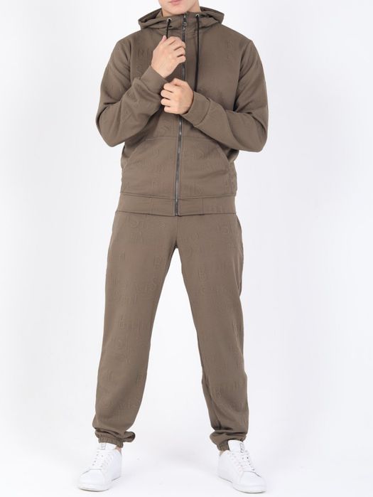 Erkaklar uchun bahor va kuz mavsumlarida kiyishga moljallangan