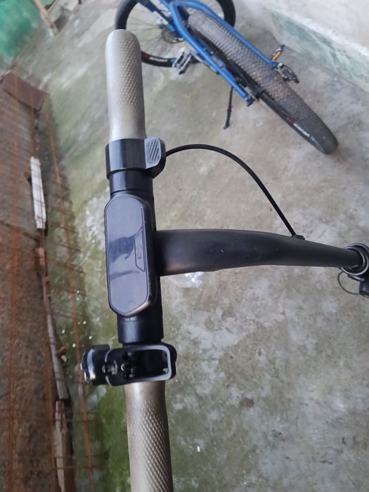 Vând trotineta electrica ninebot e2