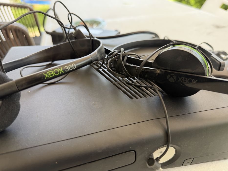 Xbox 360 cu accesorii