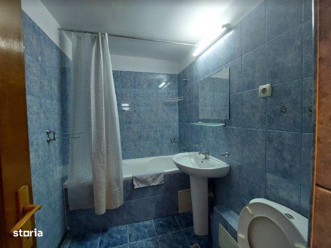 De inchiriat apart.3 camere decomandate zona UMF, str. Pasteur