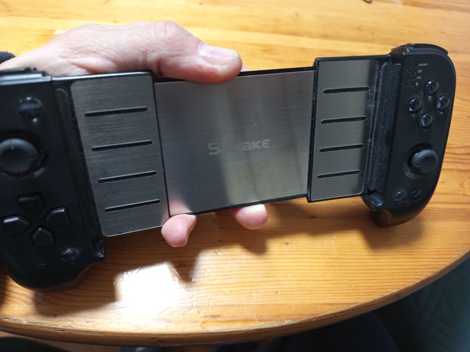 Мобилен геймпад Saitake STK-7007F