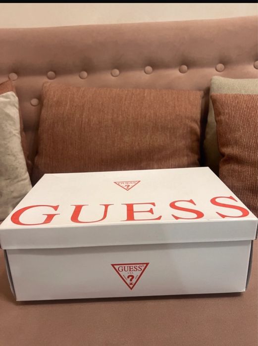 Pantofi Guess marimea 36