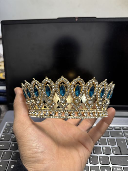 Tort bezaklari uchun tilla va kumush tojlar