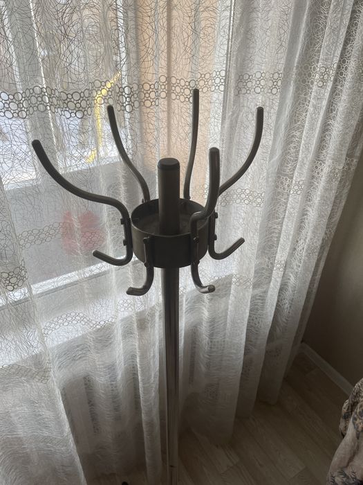Вешалка напольная железная