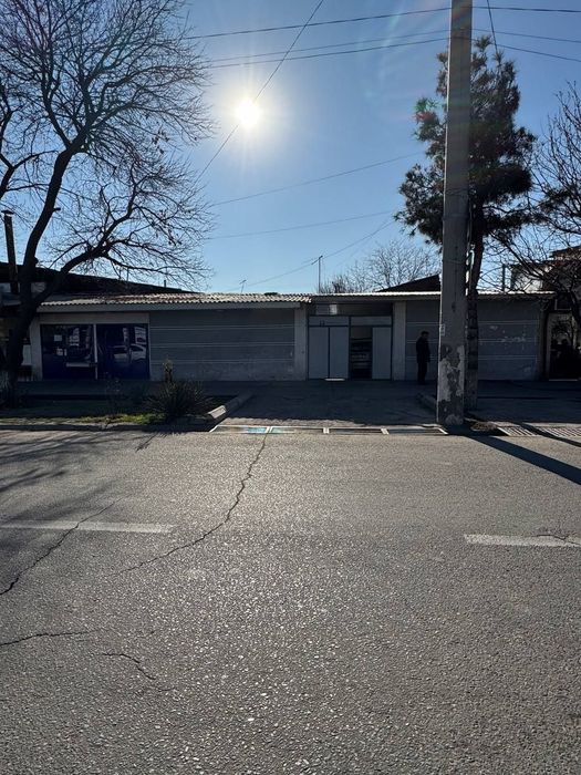 Котта ховли сотилади шахарни уртасида