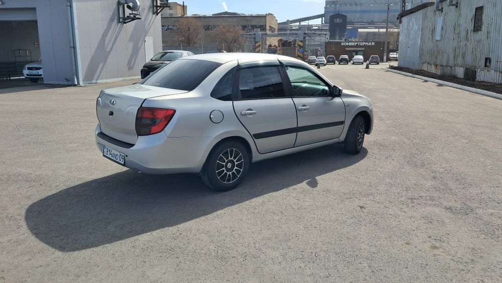 Автомобиль Лада Гранта