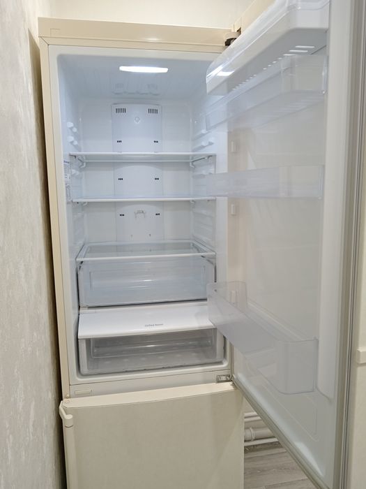 Продам холодильник в отличном состояние.
