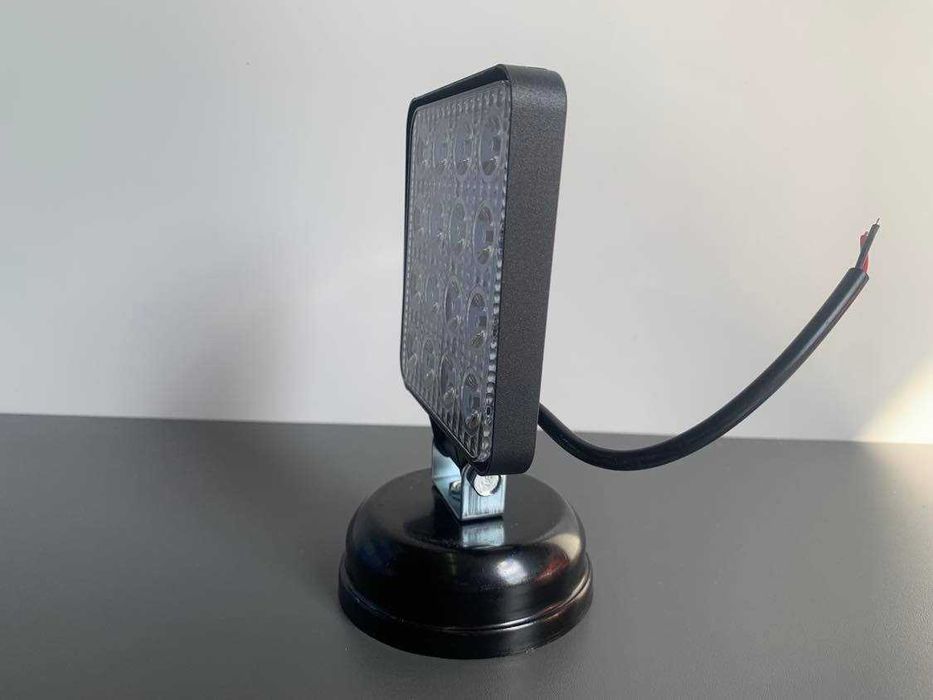 Proiector auto LED 48W patrat, radiator subtire 25mm