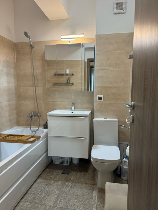 Proprietar, ofer spre inchiere apartament cu 2 camere la 2 min de metrou ( Rotar Park Residence 1)