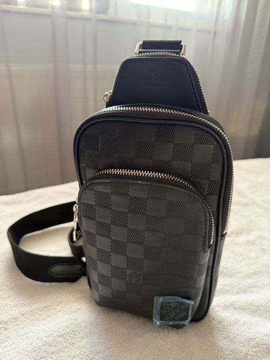 Louis Vuitton – мъжка crossbody / sling чанта