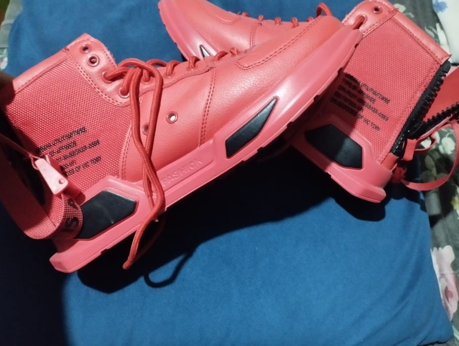 Adidași unisex Super 42