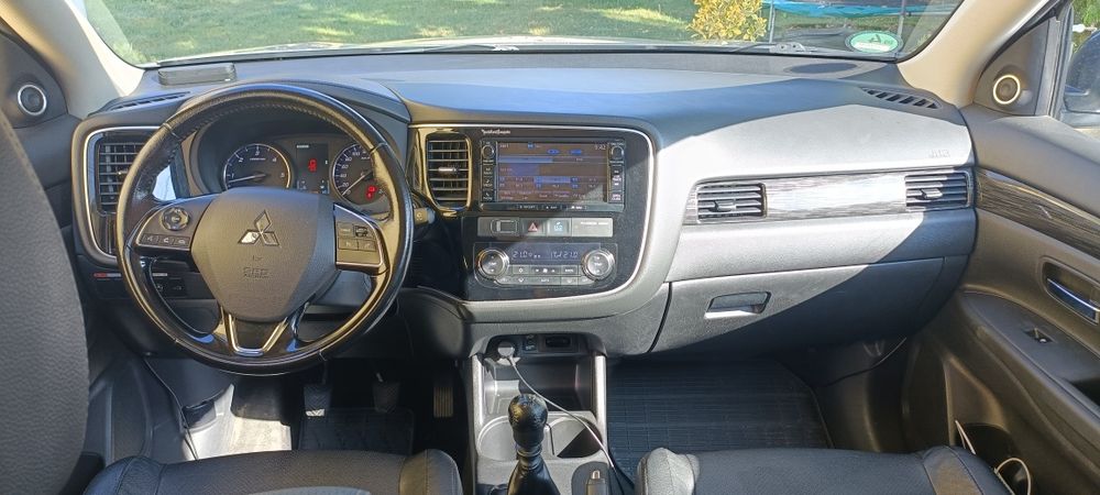 Mitsubishi outlander 3 2016 4x4 euro 6 7 locuri