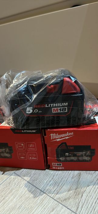 Baterii Milwaukee M18 noi , fabricație 2025 , sigilate , nefolosite