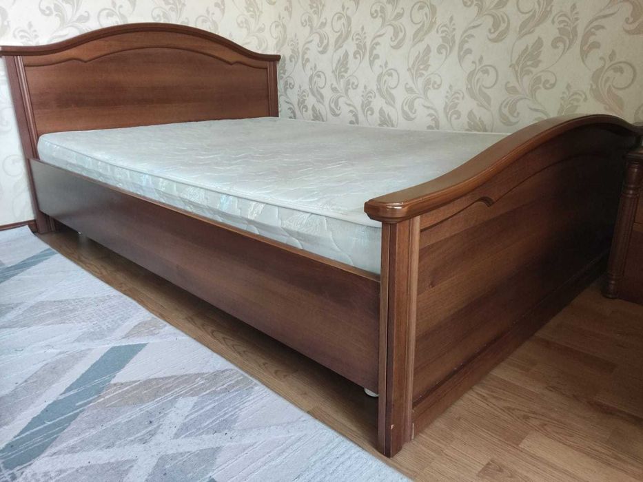 Продам кровать полуторку