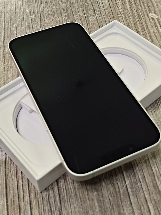 iPhone 16e White / 128GB / 100%