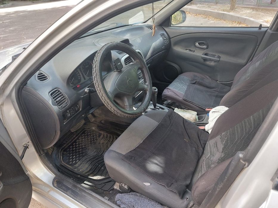 Mitsubishi Carisma
