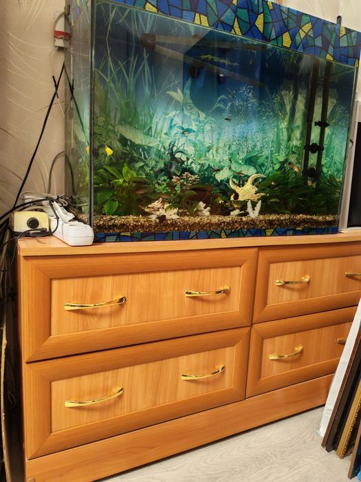 Тумба из ЛДСП,  прочная.