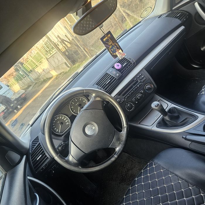 Бмв е87 116 бензин на части само .