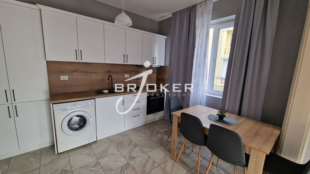 Дава се под наем Тристаен апартамент в Кърджали, Център - 70 кв.м за 280.5 € - Снимка #6