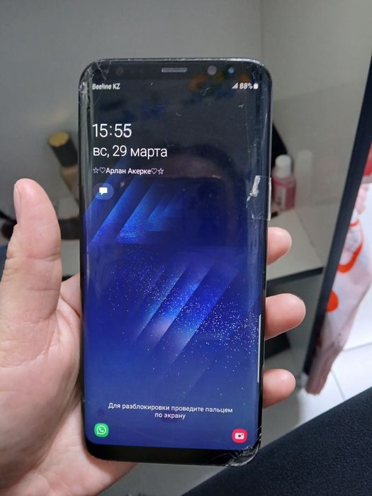 Продам самсунг с 8 плюс