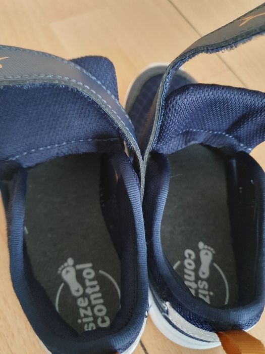 Pantofi decupați material textil marime 26