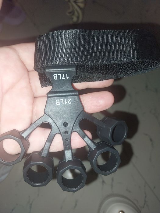 Mănușă robotică pentru recuperare Avc mâini