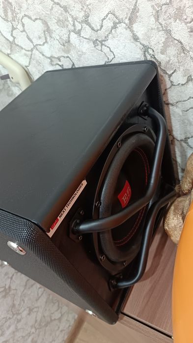 Продам новый саббуфер