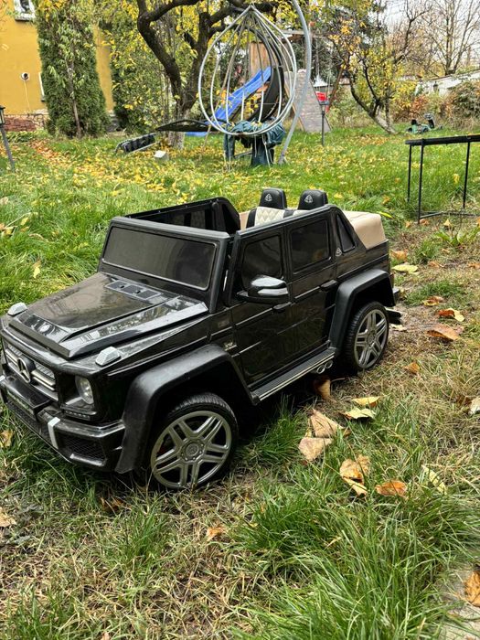 Акумулаторен джип MERCEDES