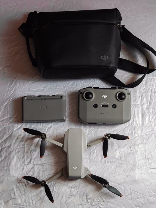 DJI Mini 2 Fly More Combo
