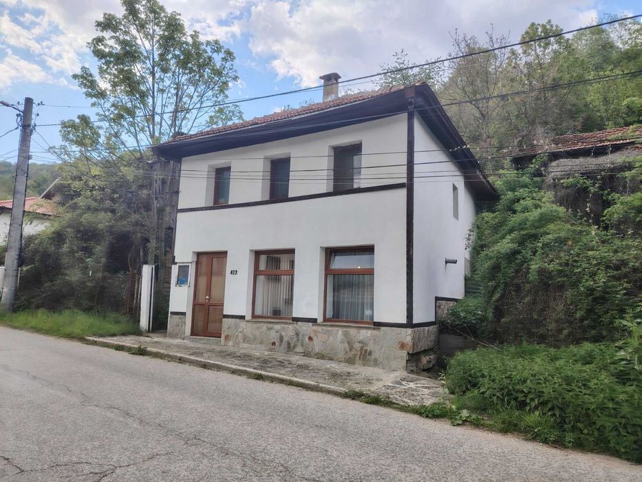 Продава се Къща в с. Бели Осъм, Област Ловеч - 304 кв.м за 316 €/кв.м - Снимка #1