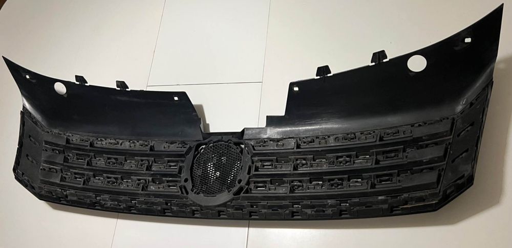 VW PASSAT B7 предна решетка