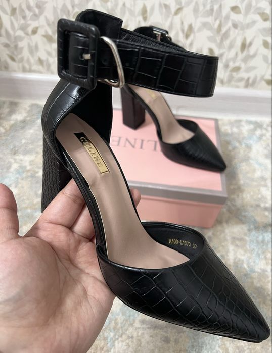 Женские черные туфли на каблуках