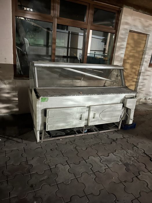 Холодильник витринный