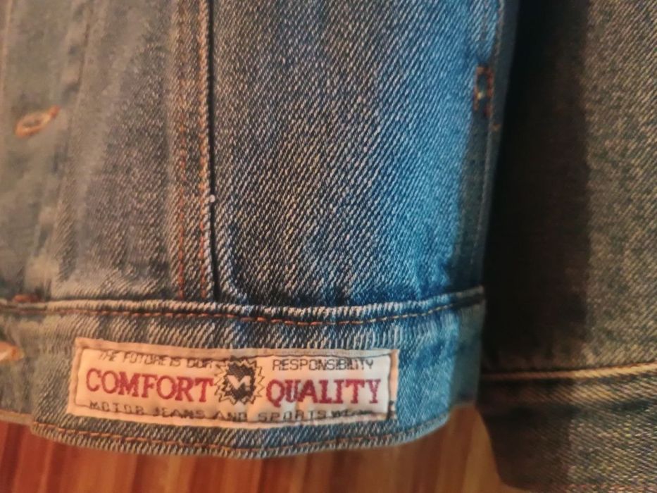 Джинсовая куртка