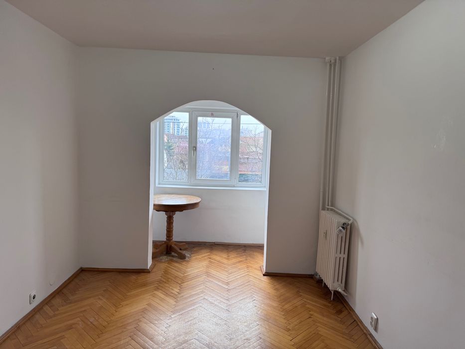 De vanzare apartament cu 3 camere tip PC dubla orientare