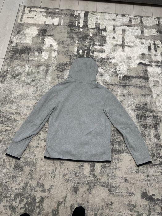 Hanorac Nike Tech Fleece gri M – original, aproape nou