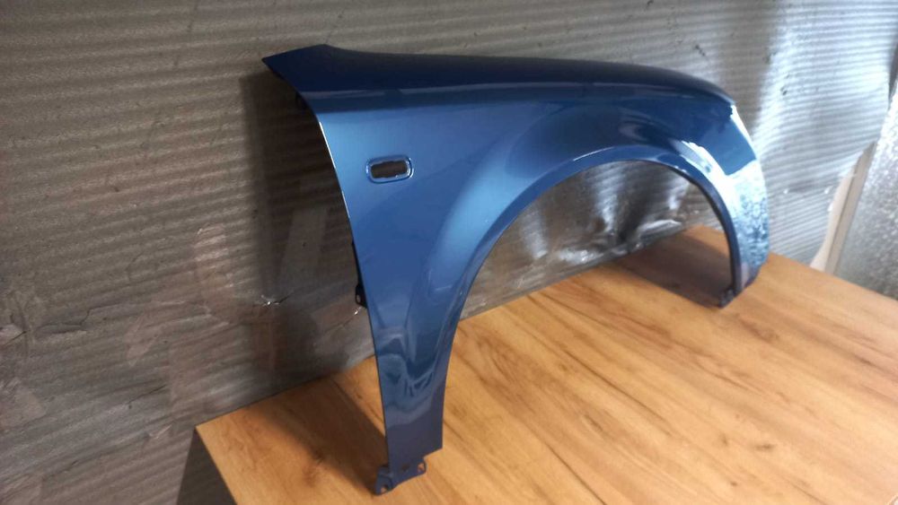 Aripa Fata Dreapta Audi A4 B6 An 2000-2004 (LZ5W (Albastru))