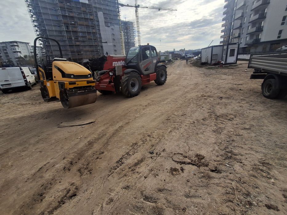 Manitou Ridicat Materiale constructii, echipamente grele, containere