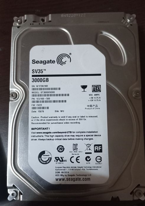 Vand lot 3 hard disk-uri 3 TB defecte