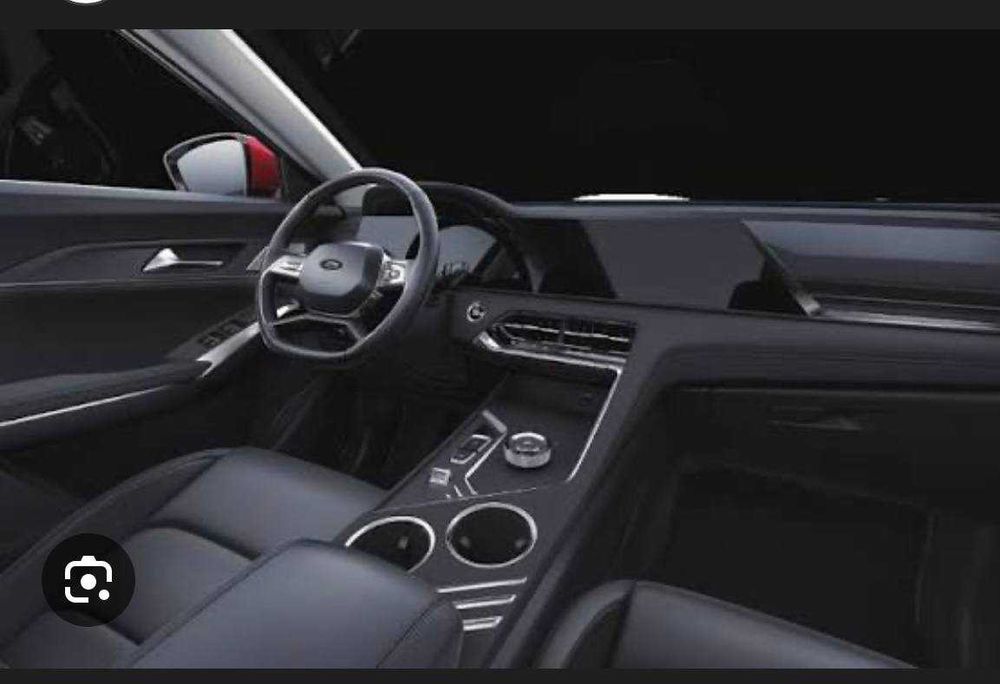 Jac JS 8 zamonaviy 7 kishilik krossover